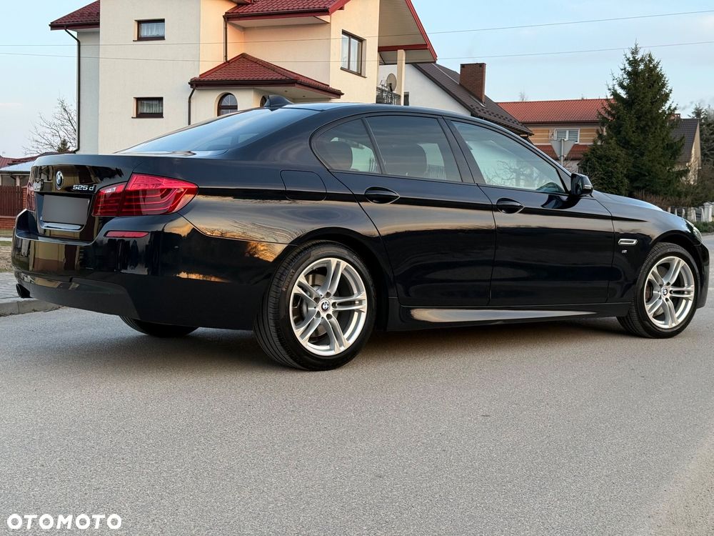 BMW Seria 5 525d xDrive - 13