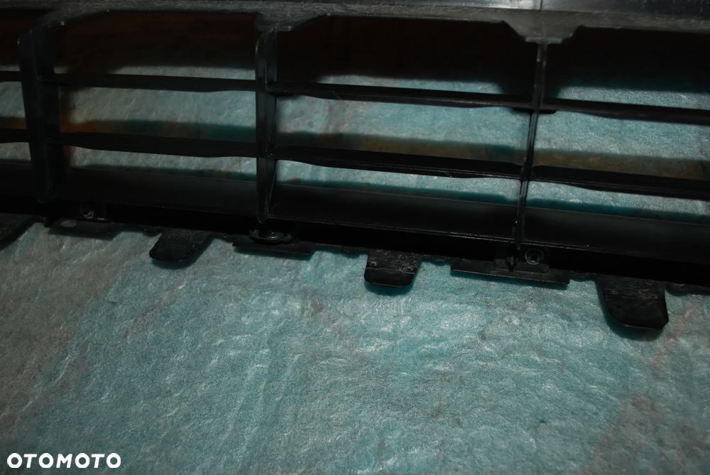 ATRAPA GRILL TOYOTA HILUX VIII 8 LIFT 2020 -> - 11
