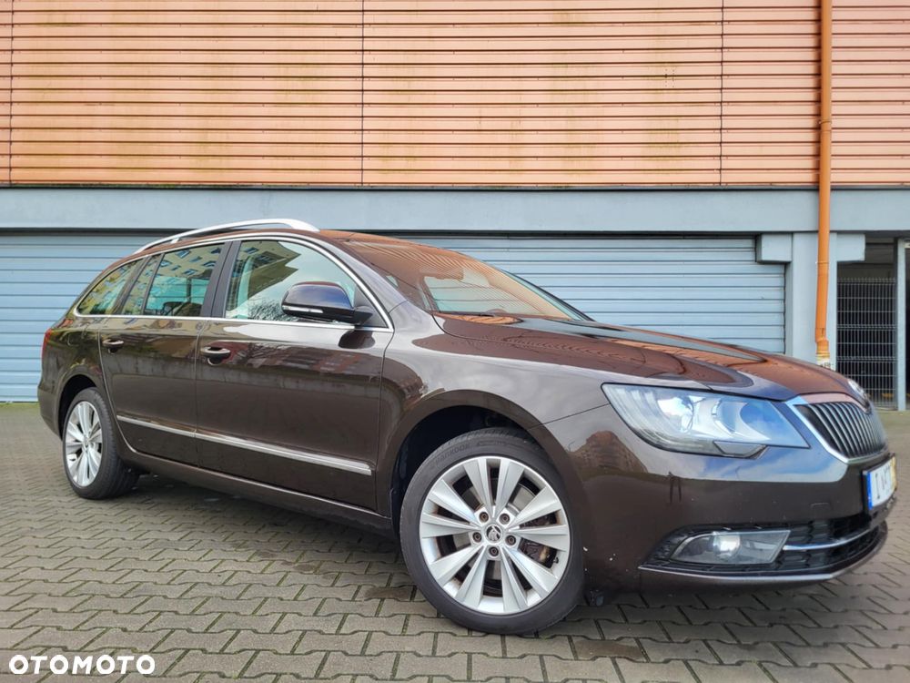 Skoda Superb 2.0 TDI Comfort DSG - 2