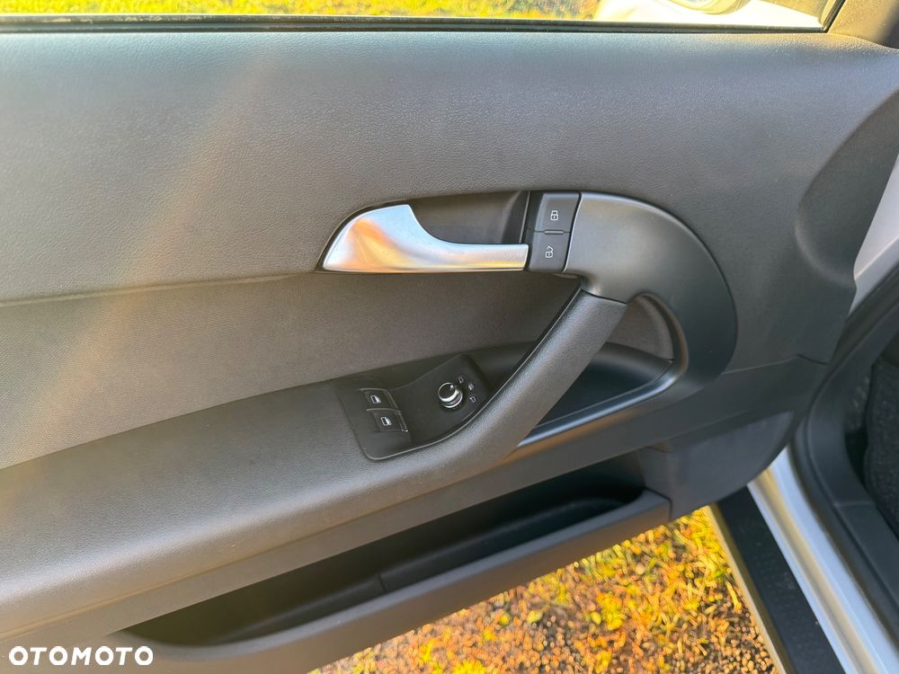 Audi A3 3-drzwiowe 1.6 TDI 99g DPF - 11