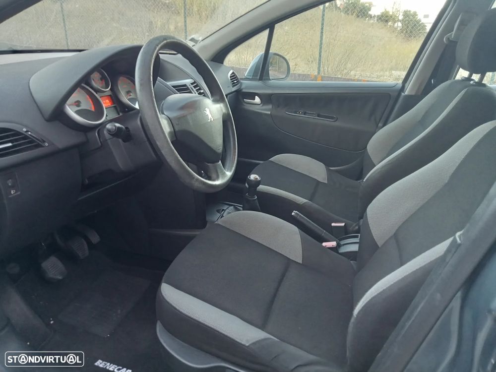 Peugeot 207 1.4 HDi Premium - 8