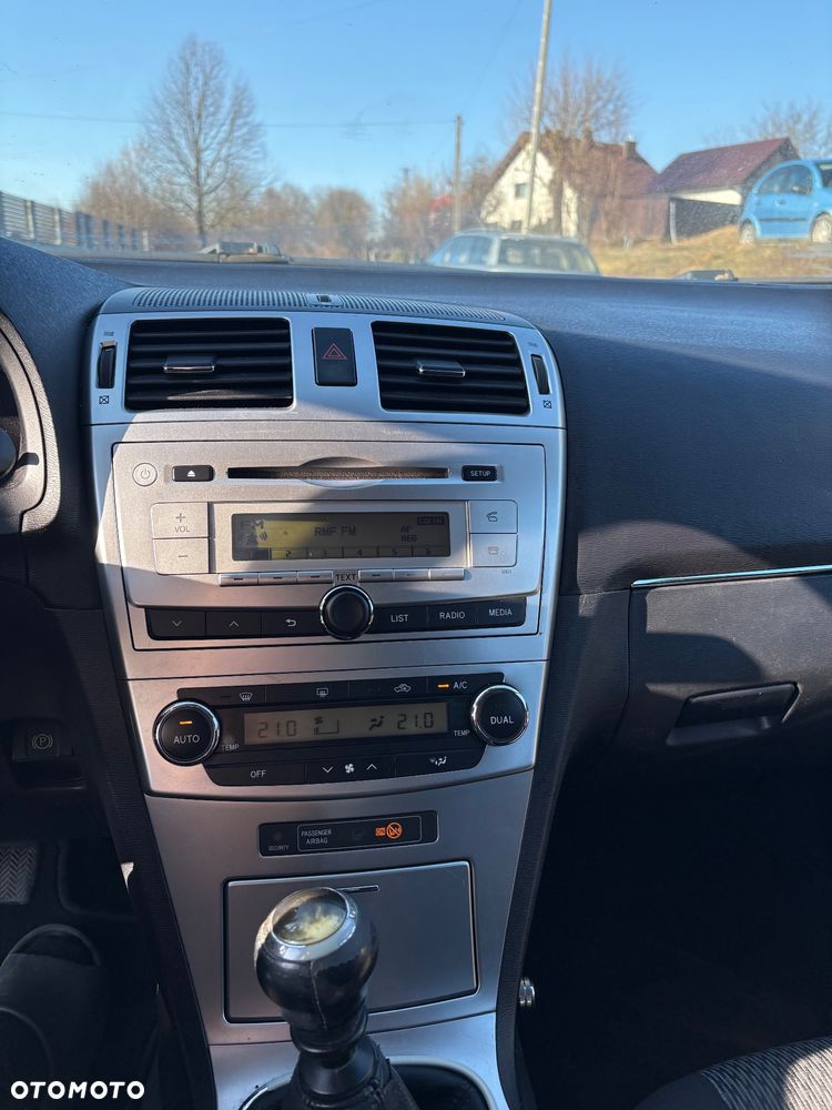 Toyota Avensis - 7