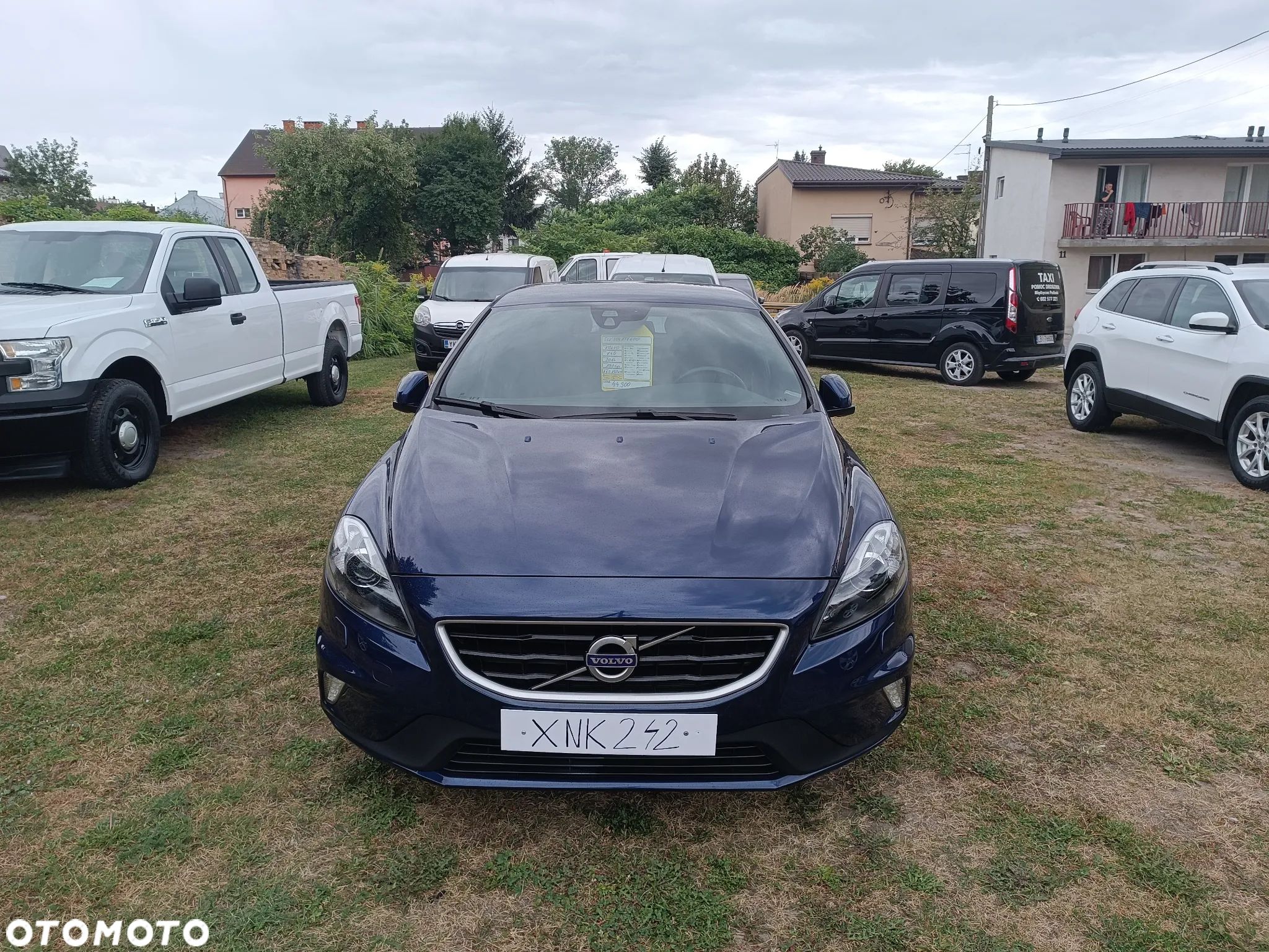 Volvo V40 T3 R-Design - 1