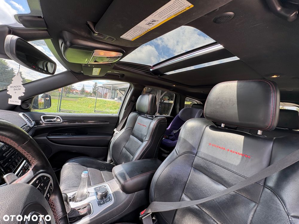 Jeep Grand Cherokee - 30