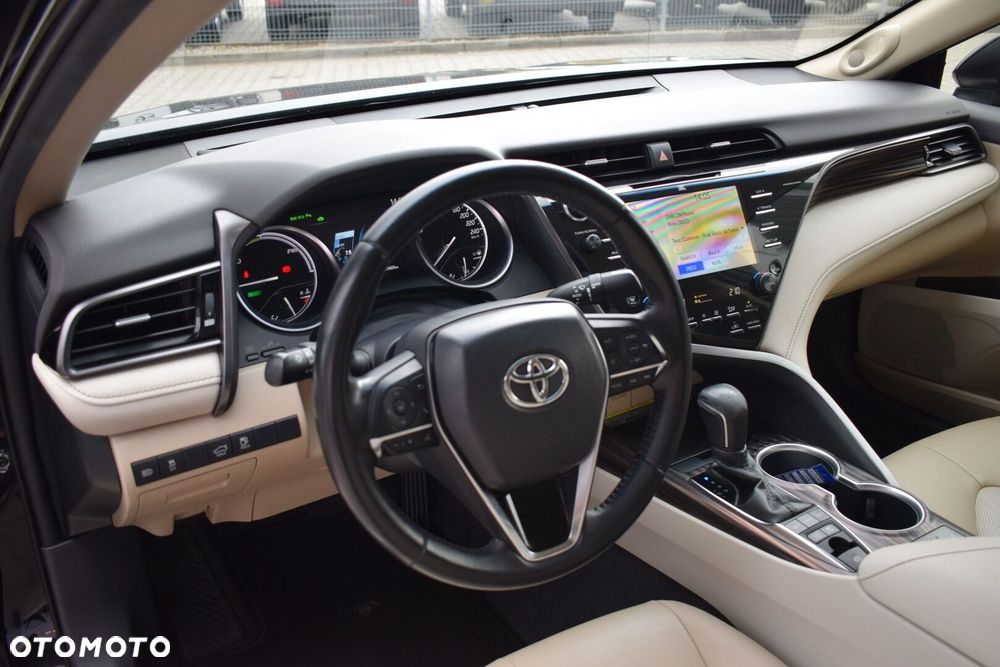 Toyota Camry 2.5 Hybrid Executive CVT - 12