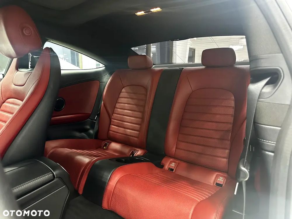 Mercedes-Benz Klasa C 200 4Matic 9G-TRONIC AMG Line - 13