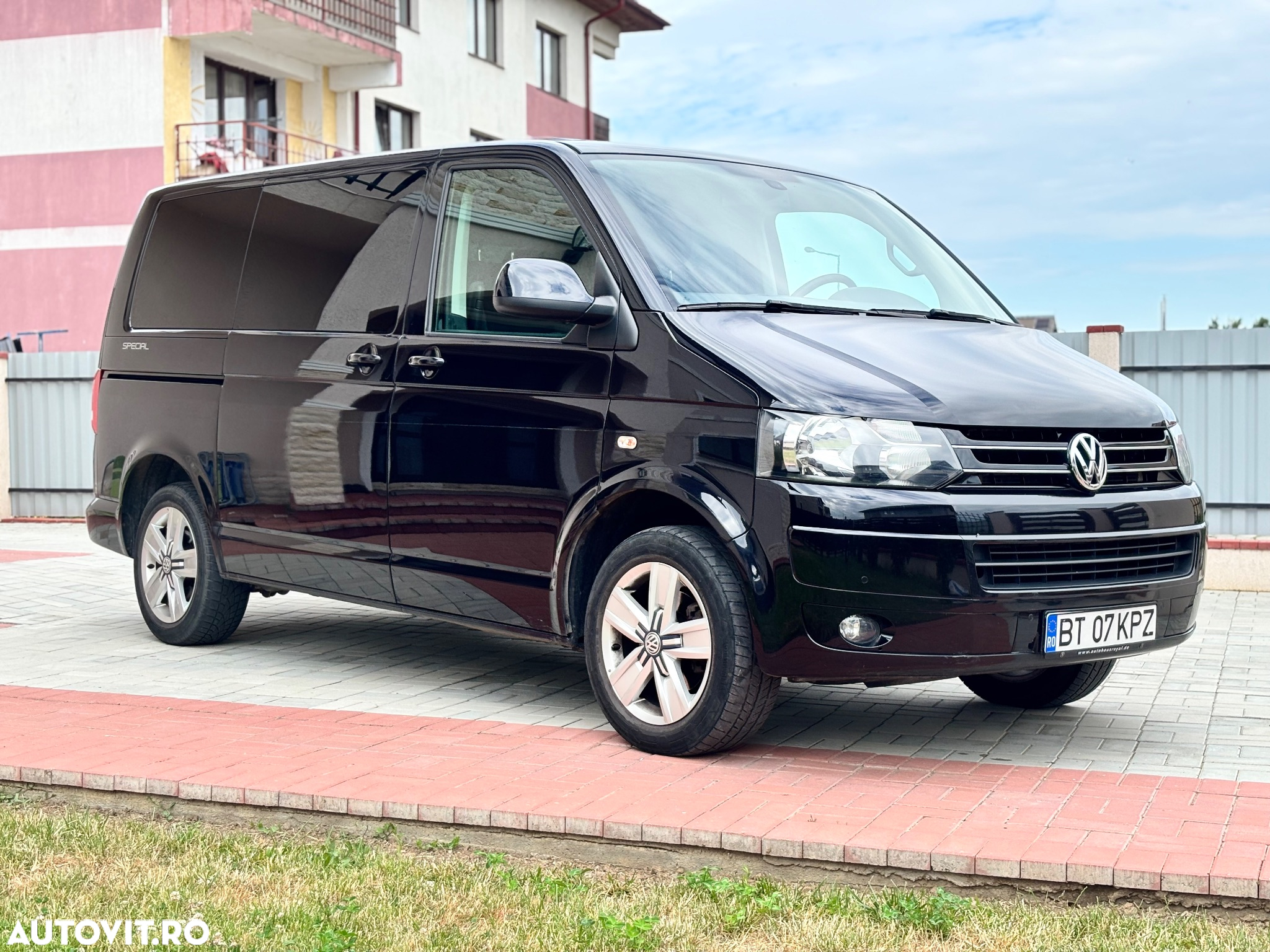 Volkswagen Multivan - 2