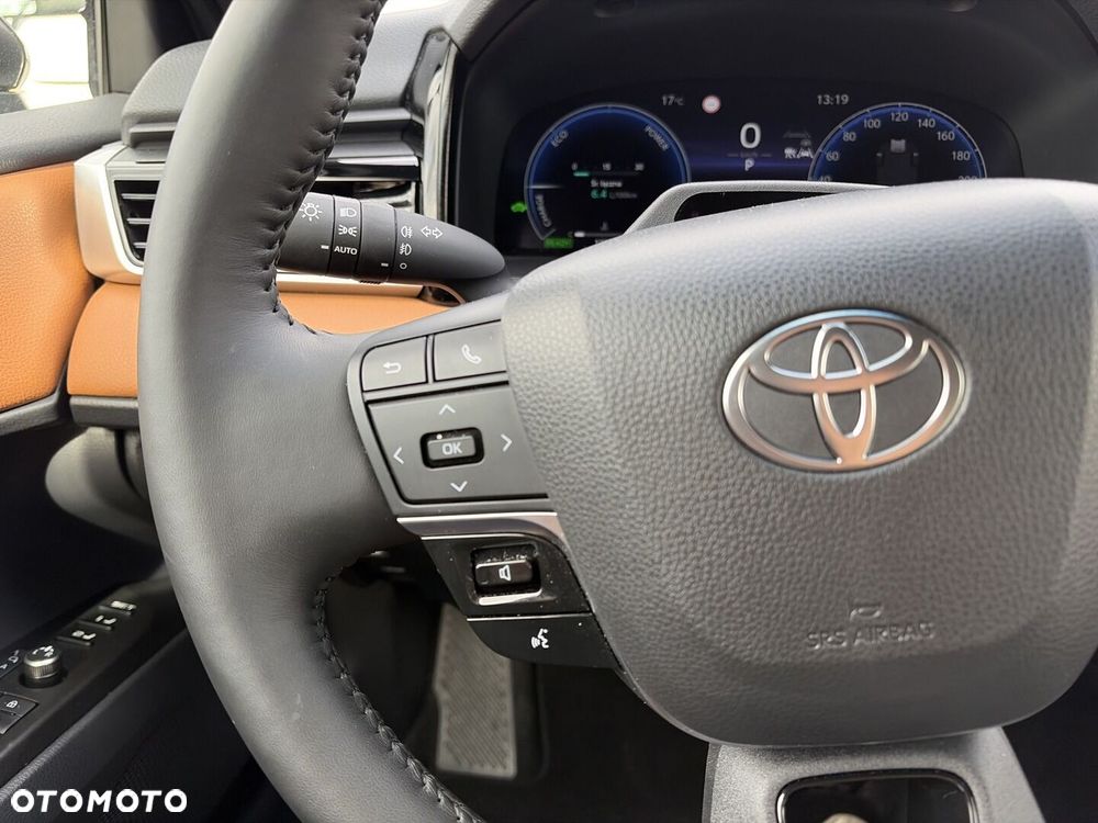 Toyota Camry - 27