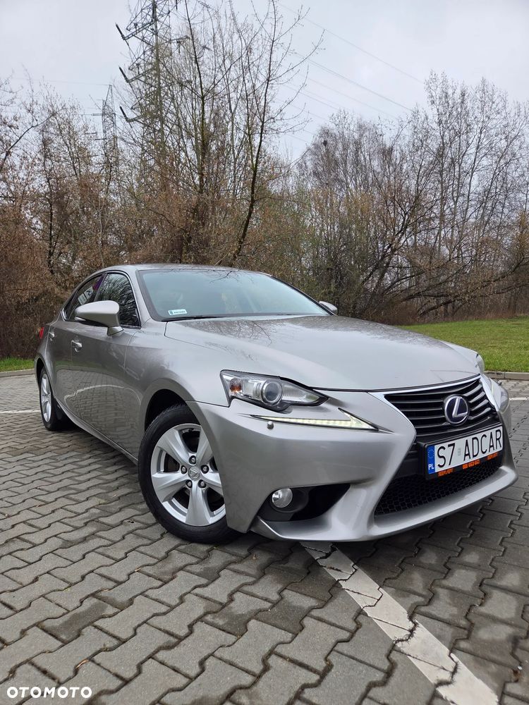 Lexus IS 300h Elite - 35
