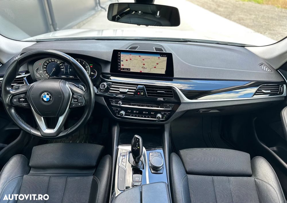 BMW Seria 5 530i xDrive AT - 23