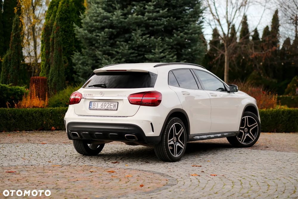 Mercedes-Benz GLA 220 4-Matic AMG Line - 28