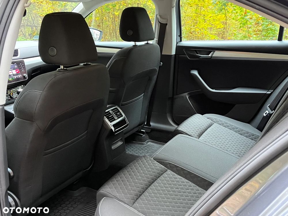 Skoda Superb 2.0 TDI SCR Ambition DSG - 27