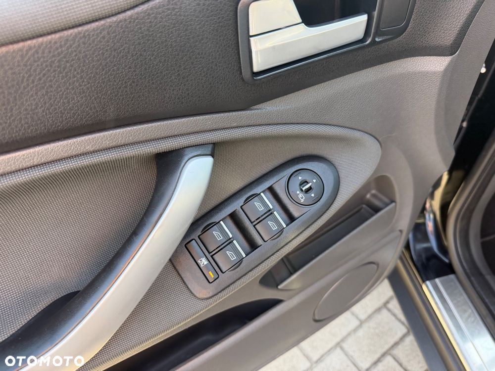 Ford Kuga 2.0 TDCi 2x4 Trend - 16