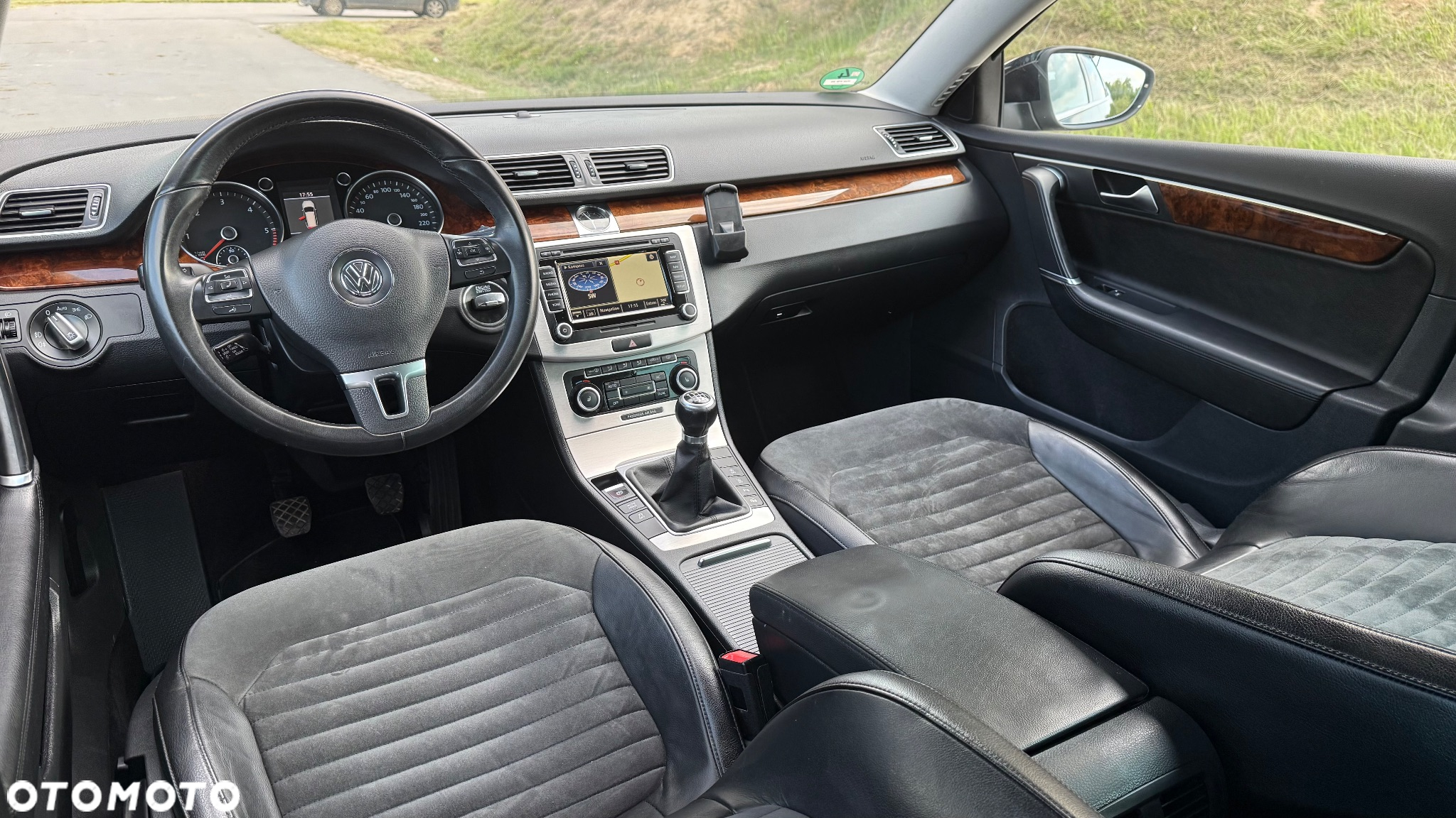 Volkswagen Passat 2.0 TDI DPF Highline - 8