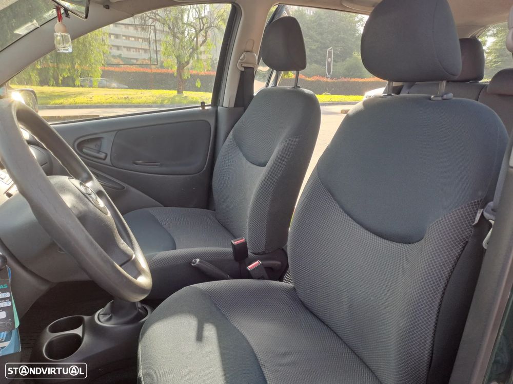 Toyota Yaris 1.0 Terra AC - 8