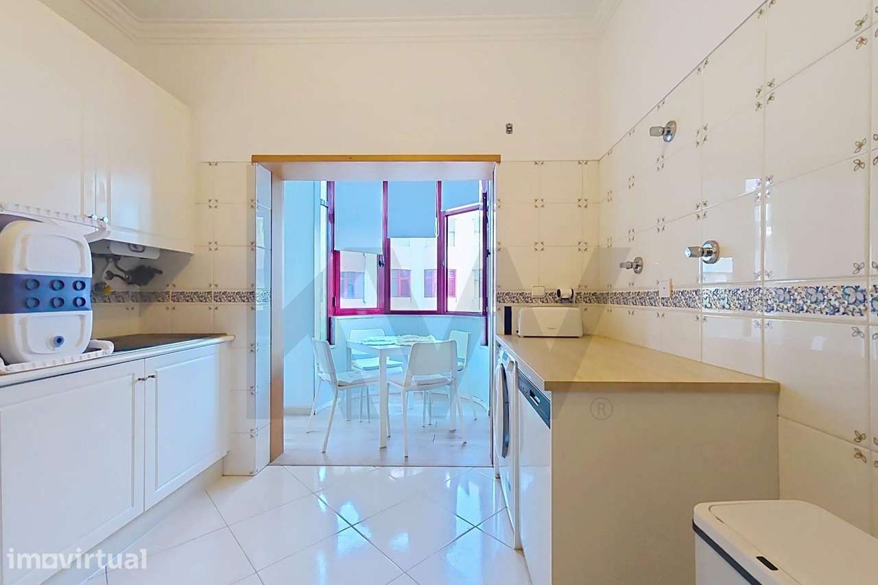 Apartamento T2 com varandas e excelente exposição solar em Santo Antón - Grande imagem: 2/27