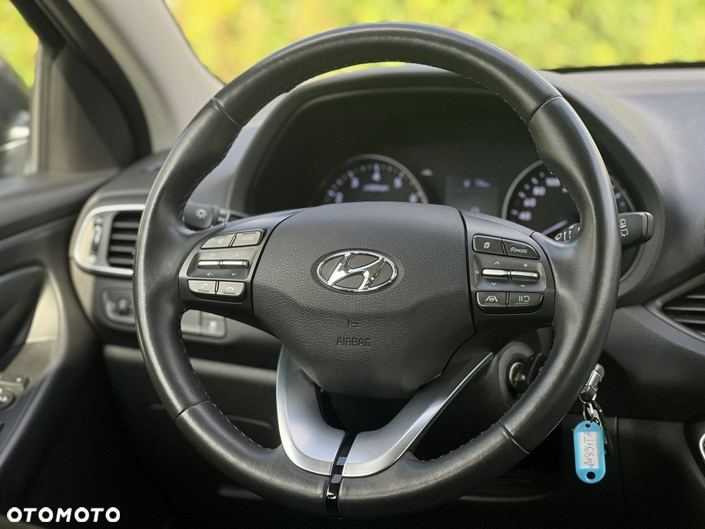 Hyundai i30 1.5 DPI Classic + - 15