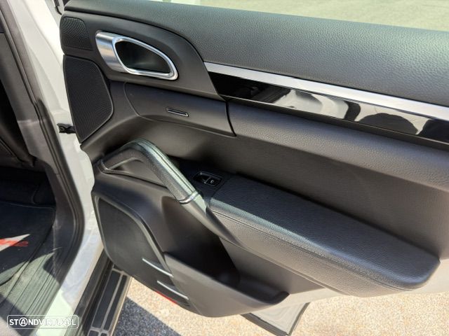 Porsche Cayenne Tiptronic S - 14