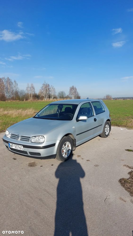 Volkswagen Golf 1.6 Basis - 2