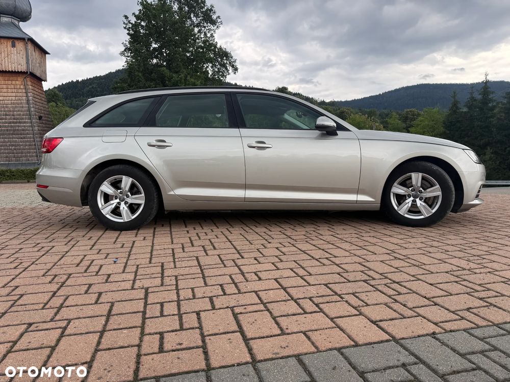 Audi A4 Avant 2.0 TDI ultra S tronic - 4