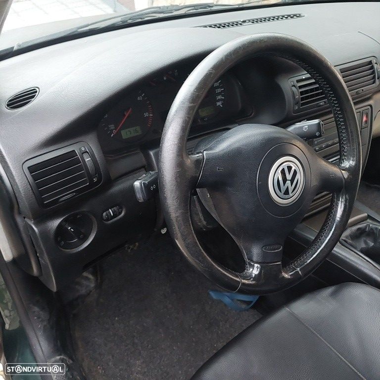 VW Passat 1.9 TDi Confortline - 5