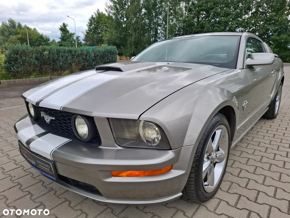 Ford Mustang - 1
