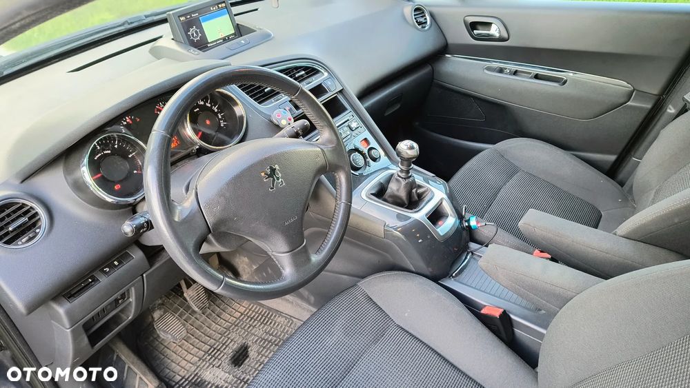 Peugeot 5008 - 18