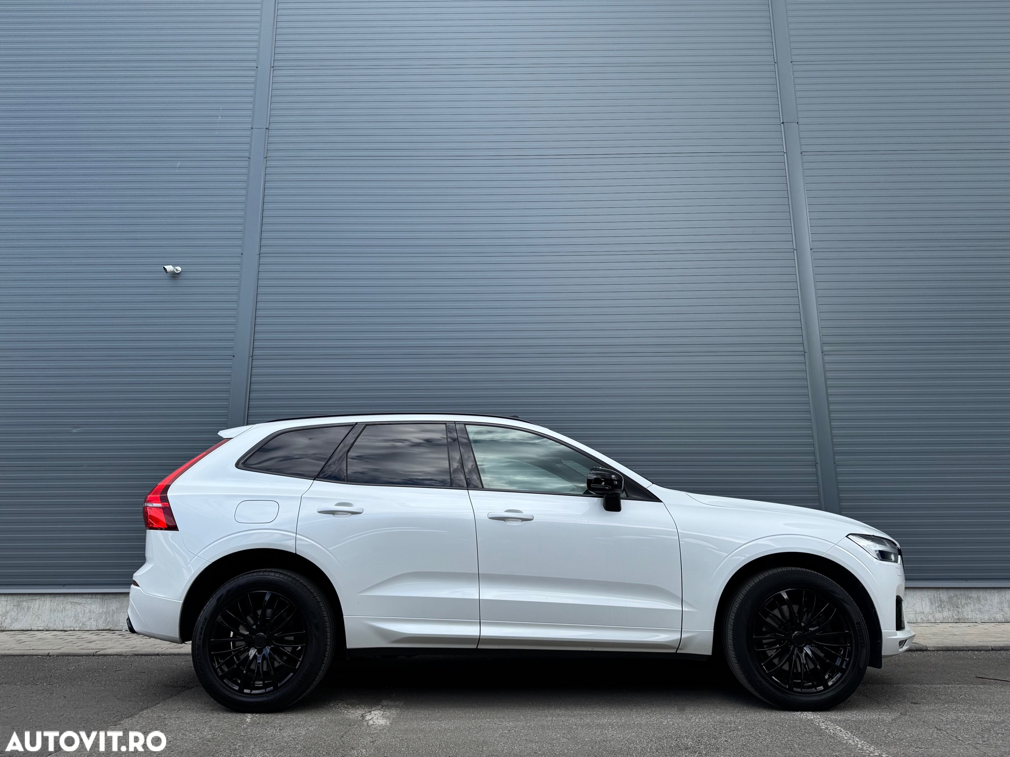 Volvo XC 60 B5 MHEV AWD R-Design - 6
