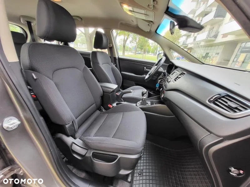 Kia Carens 1.6 GDI M - 32