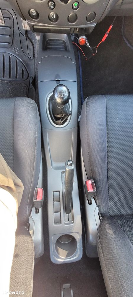 Suzuki Liana Kombi 1.6 Comfort - 27