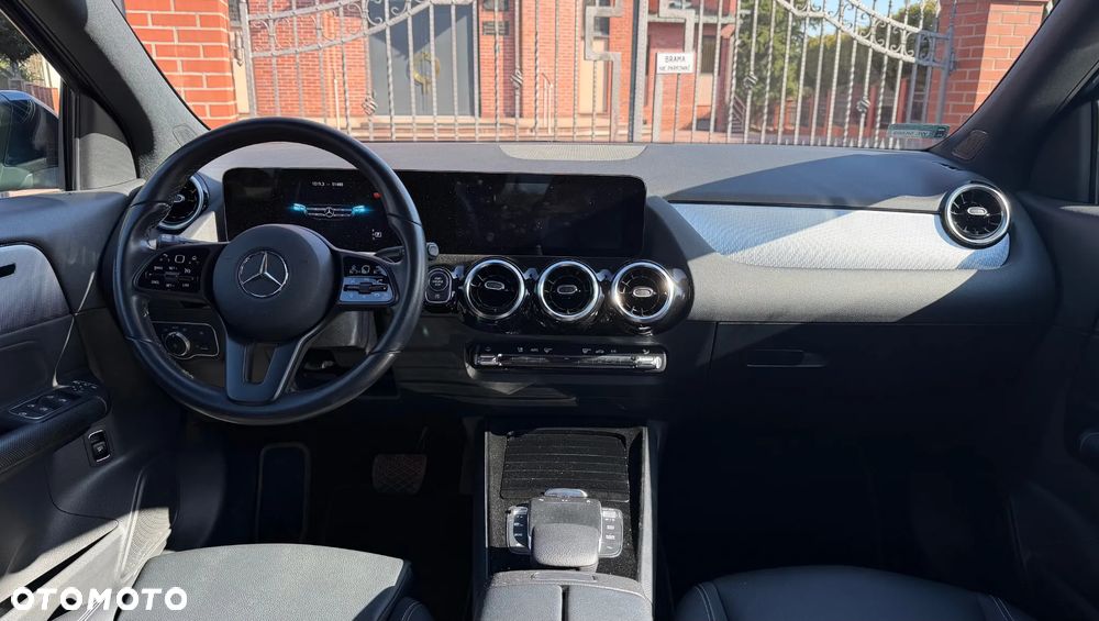 Mercedes-Benz GLA 200 Business Edition - 12