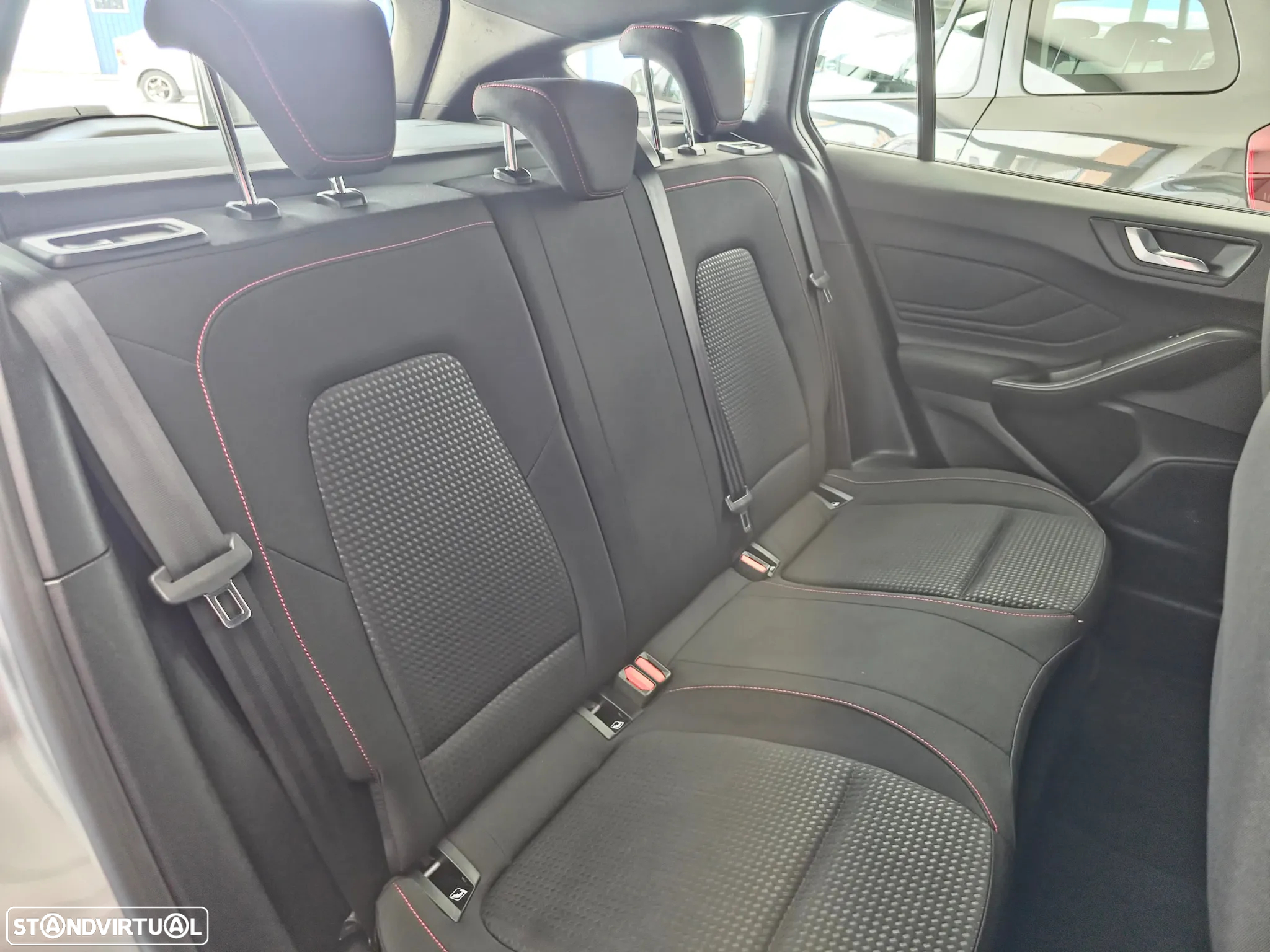 Ford Focus SW 1.0 EcoBoost MHEV ST-Line - 15