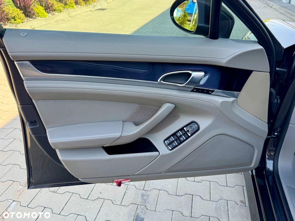 Porsche Panamera 4S PDK - 13