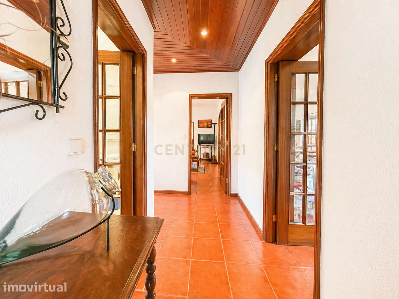 Moradia T3 com excelente privacidade, piscina e grande espaço exterior - Grande imagem: 5/42