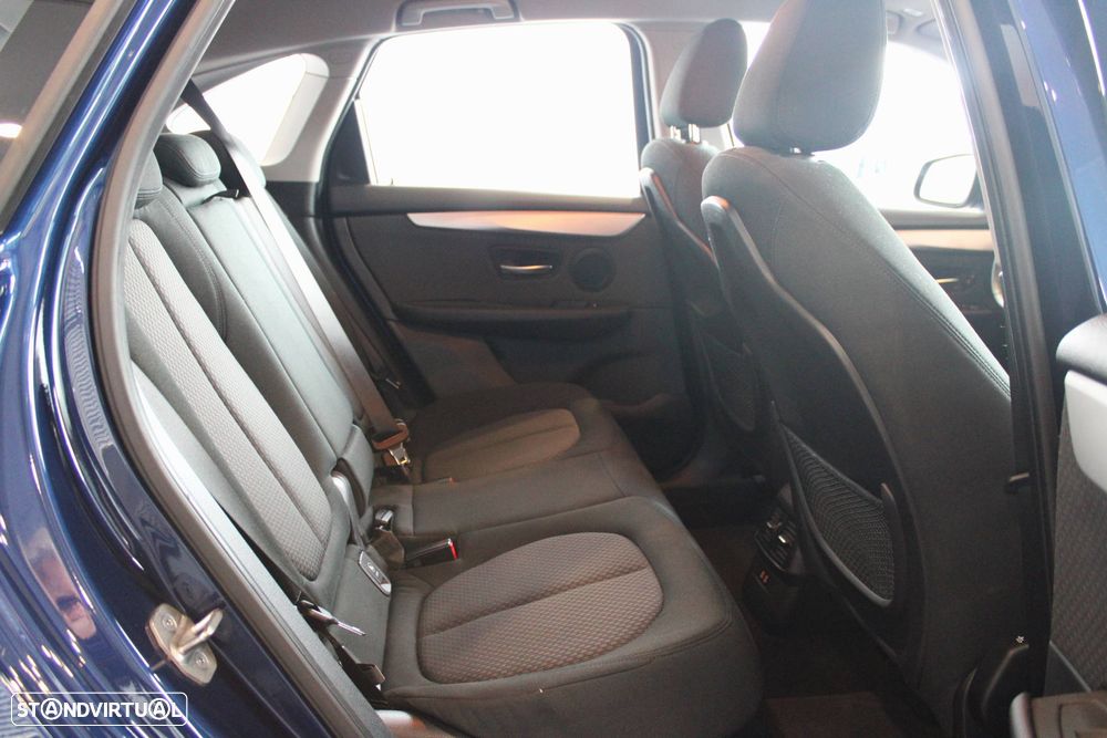 BMW 225xe Active Tourer - 14