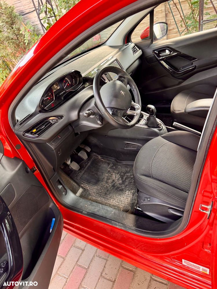 Peugeot 208 1.2 L PureTech Active - 10