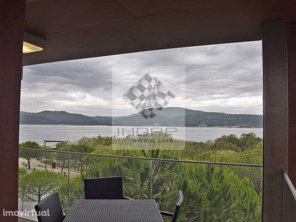 Único T2 em Troia Resort - Praia Arrábida - Grande imagem: 2/60