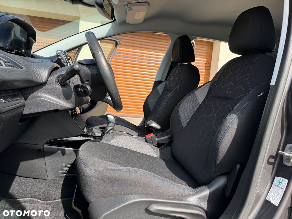 Peugeot 2008 BlueHDi 100 STOP & START Signature - 26