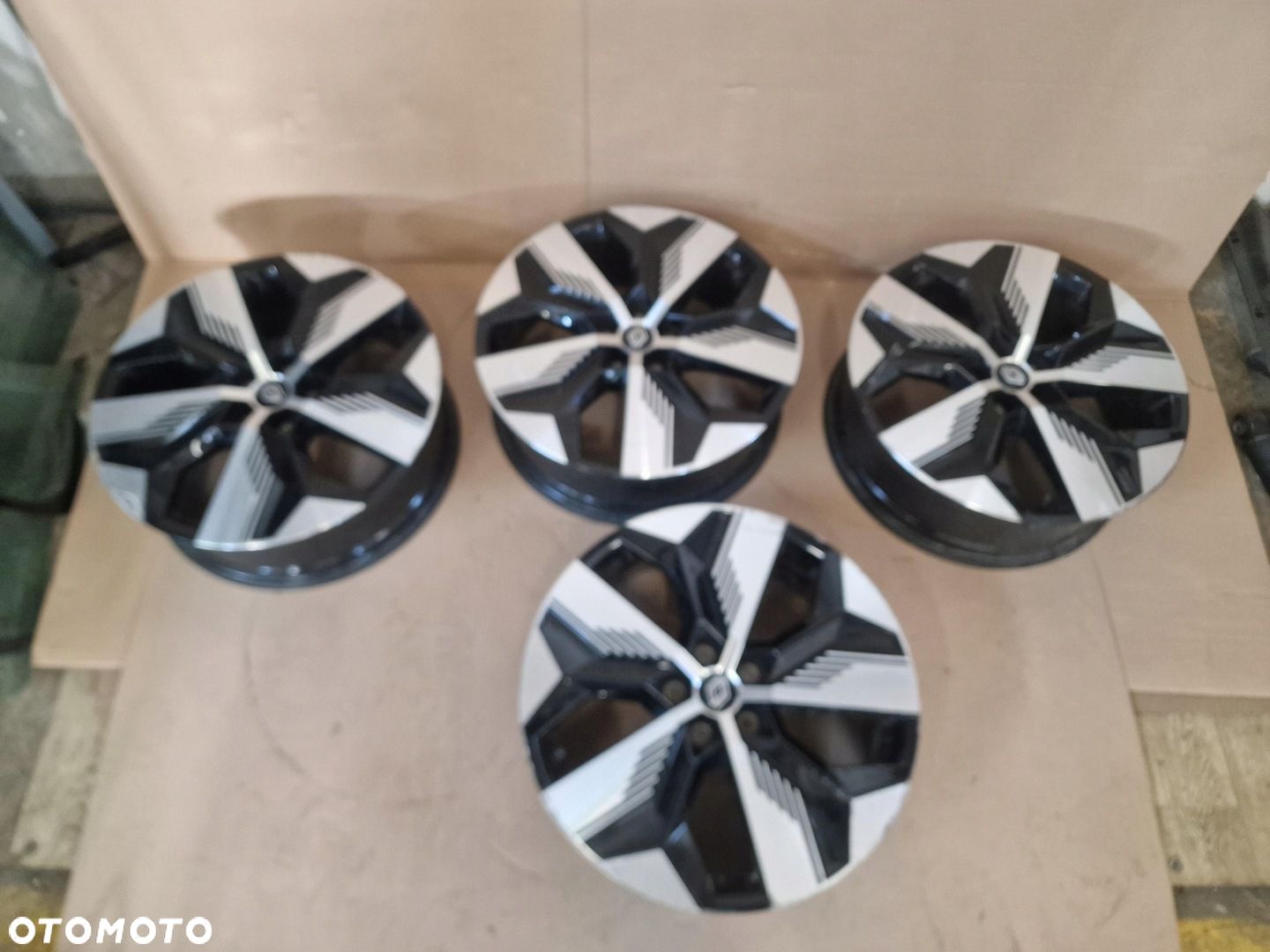 Felgi Aluminiowe 20 RENAULT MEGANE V E-TECH 403003990R Oryginał - 1