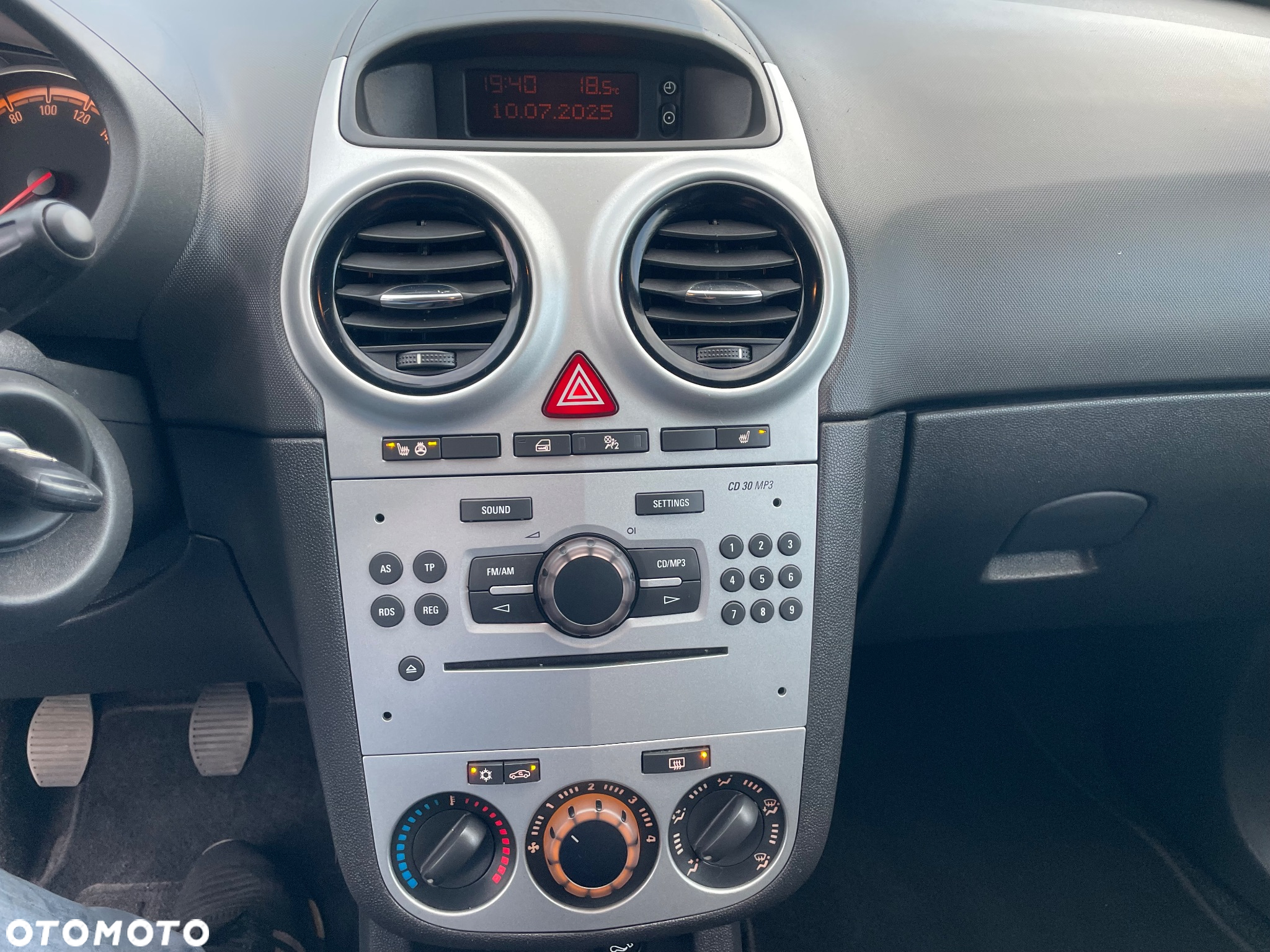 Opel Corsa 1.4 16V 150 Jahre - 15