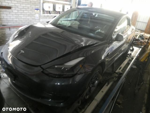 Tesla Model 3 Langstreckenbatterie Allradantrieb Dual Motor - 1