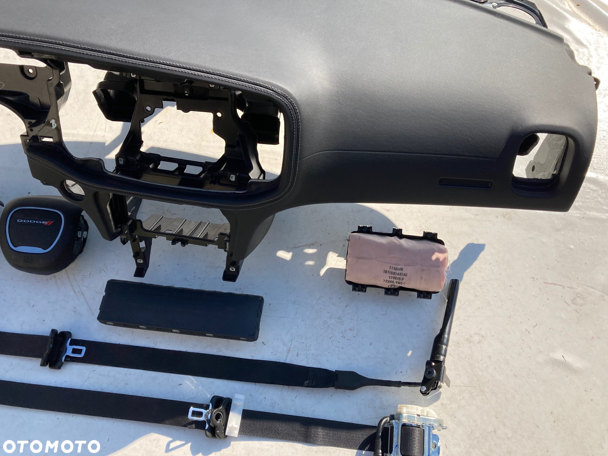 DODGE CHARGER DESKA SZYTA SKÓRA NIĆ KONSOLA KOKPIT PULPIT PÓŁKA PARAPET AIR BAG PODUSZKI AIRBAG PASY PAS KURTYNY AIRBAG FOTELA KOLAN PASY PAS Okazja Raz2 !!! - 5
