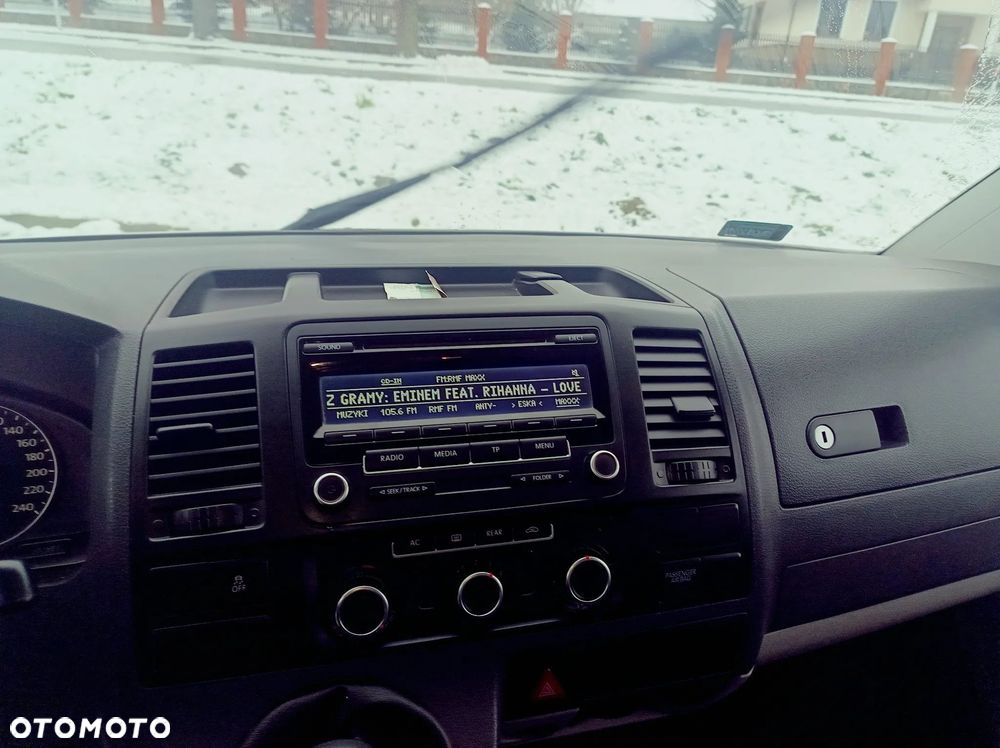 Volkswagen Caravelle - 6