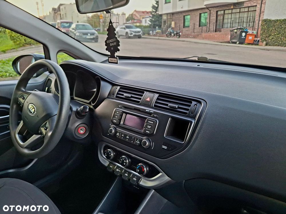 Kia Rio - 25