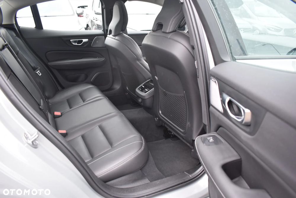 Volvo S60 B5 B AWD Ultimate Dark - 15