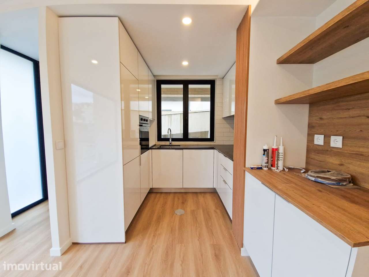 Apartamento T3 Renovado na Praia da Barra . - Grande imagem: 3/31