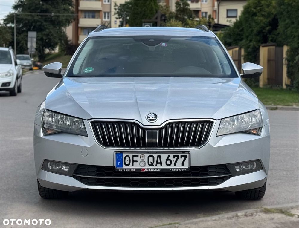 Skoda Superb 2.0 TDI DSG Sportline - 2
