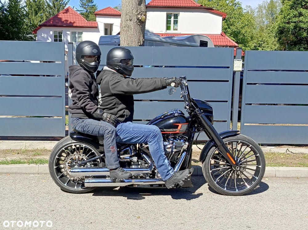 Harley-Davidson Softail Breakout - 3