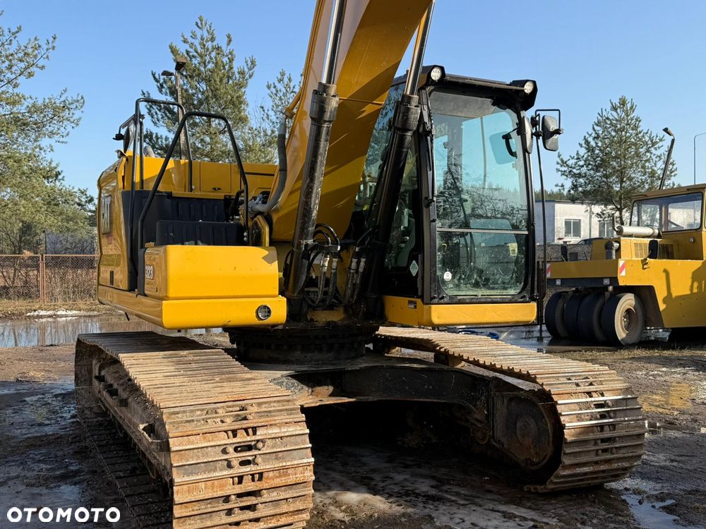 Caterpillar 323 - 18