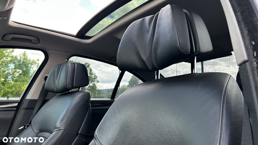 BMW Seria 5 525d xDrive Luxury Line - 15